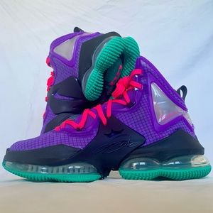 Nike Lebron XIX “DJ Bron”💿🎧💗🎤 New w/Box. Ships out within 2-3 biz days.